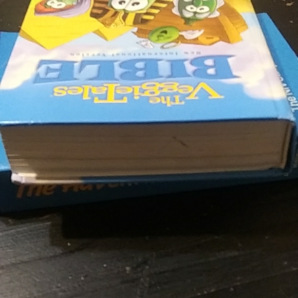 The veggieTales Bible - Picture 7 of 8